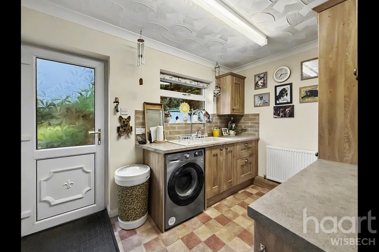 Hollycroft Road, Emneth, PE14, photo 4