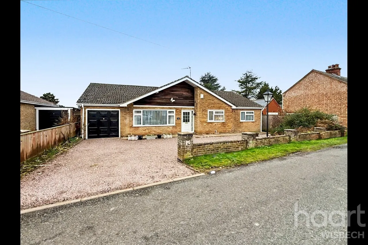 3 bed house for sale, Hollycroft Road, Emneth, PE14