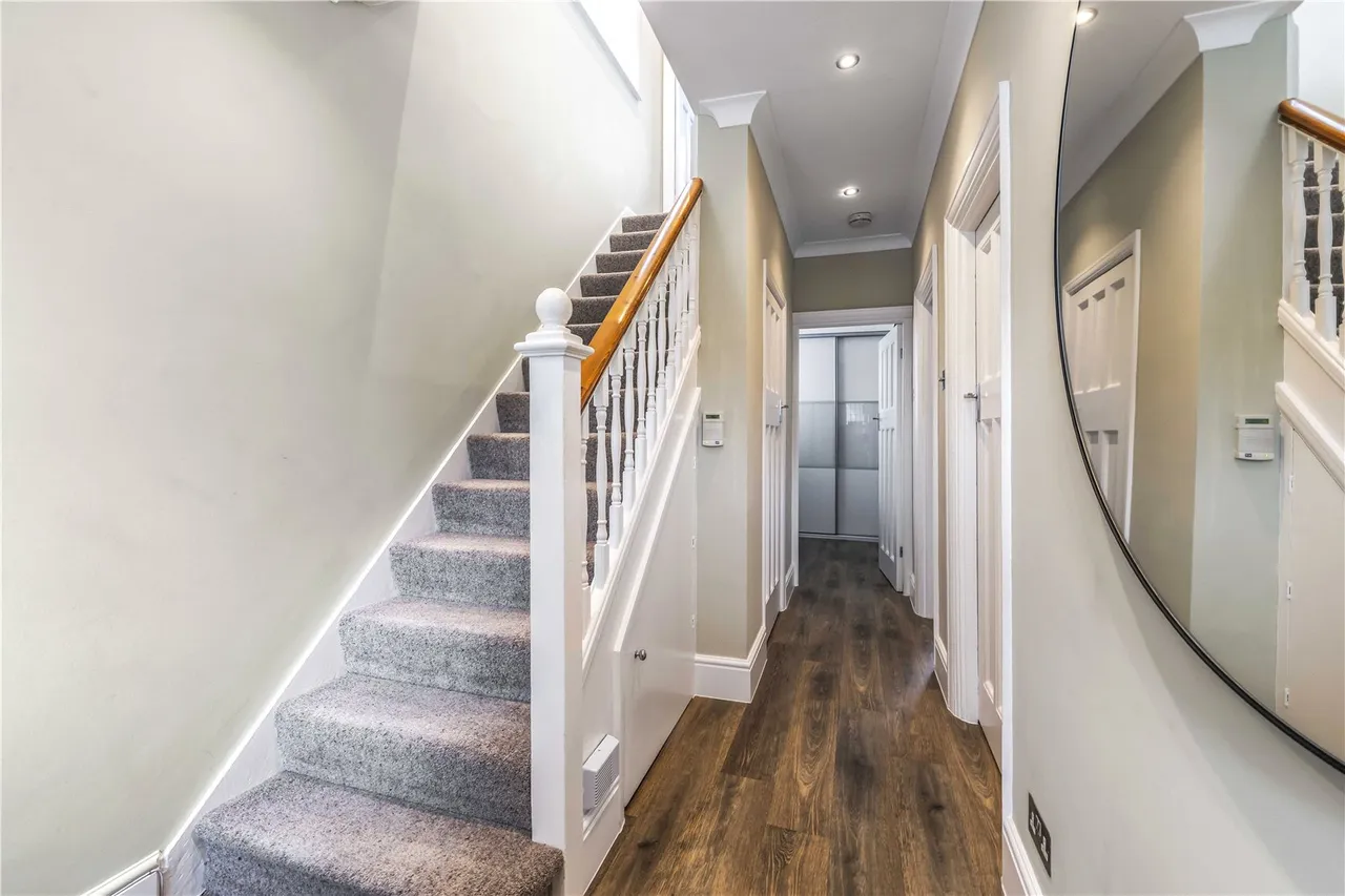 Manor Lane, Sunbury, TW16 6JE, photo 4