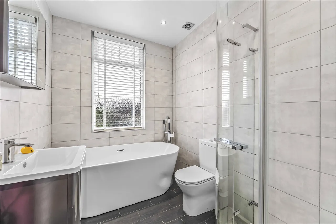 Manor Lane, Sunbury, TW16 6JE, photo 10
