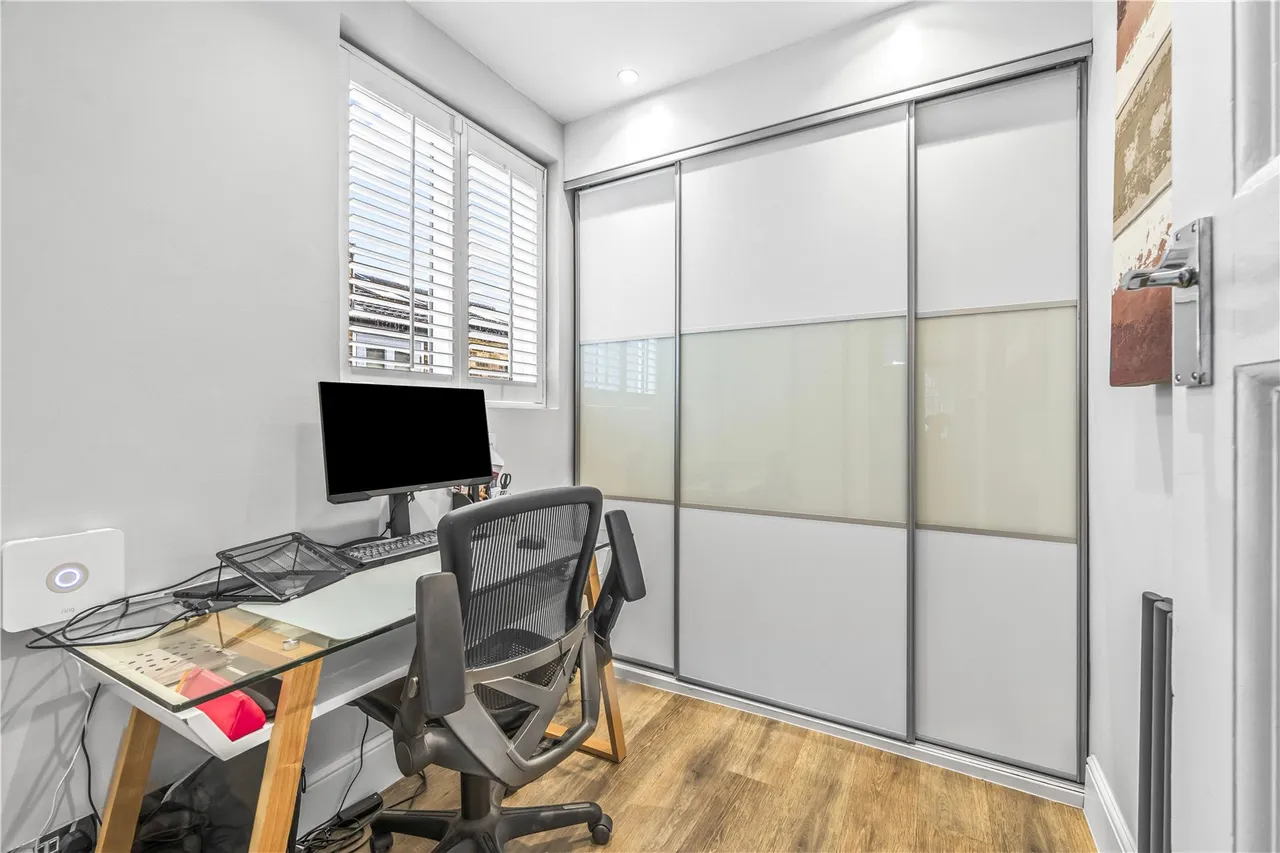 Manor Lane, Sunbury, TW16 6JE, photo 5