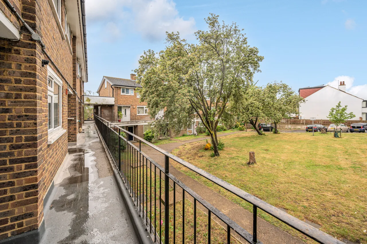 London, SW16, photo 15