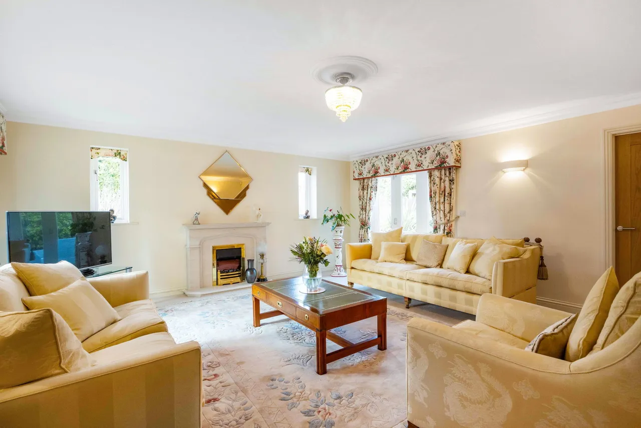 Charlton Gardens, Cheltenham, GL53, photo 9