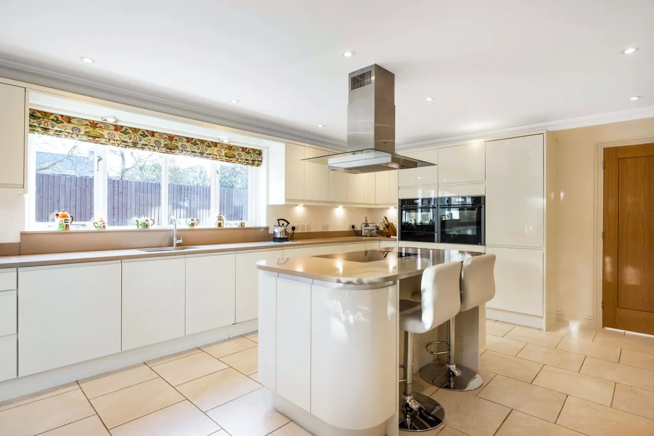 Charlton Gardens, Cheltenham, GL53, photo 4