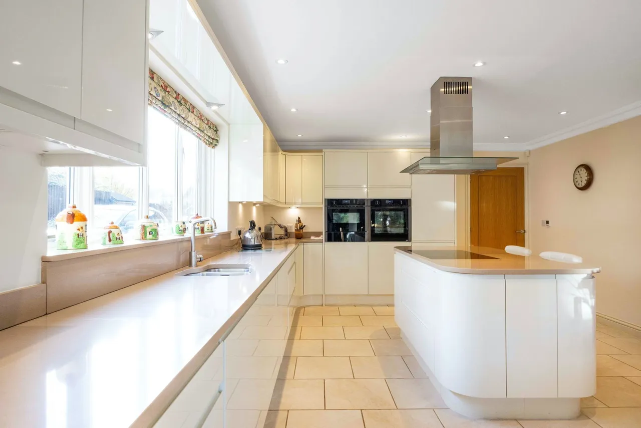 Charlton Gardens, Cheltenham, GL53, photo 5
