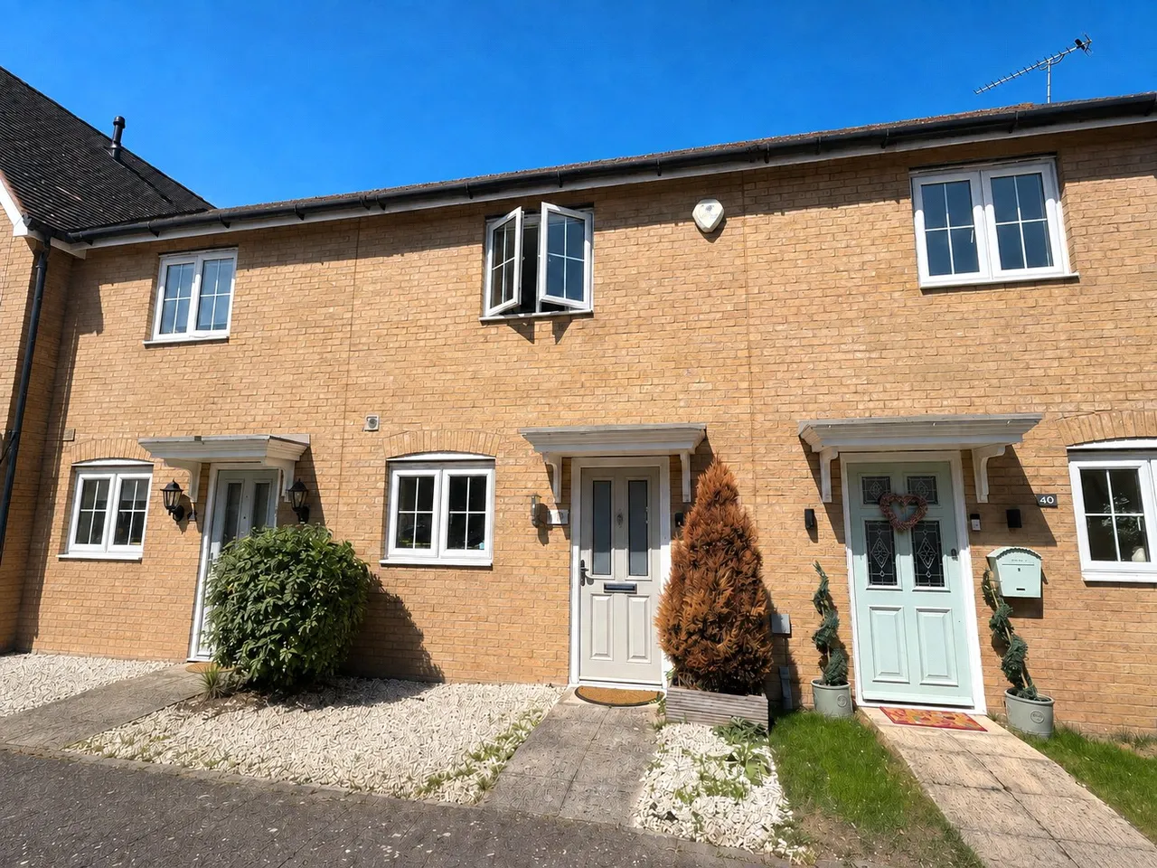2 bed house to rent — Temple Way, Rayleigh, Essex, SS6