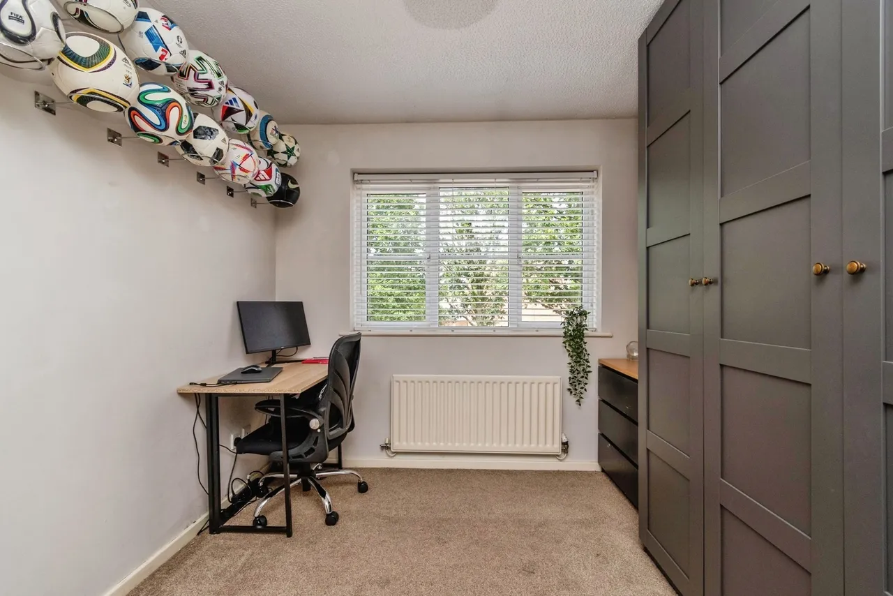 Fremantle Drive, Heath Hayes, Cannock, WS12, photo 9