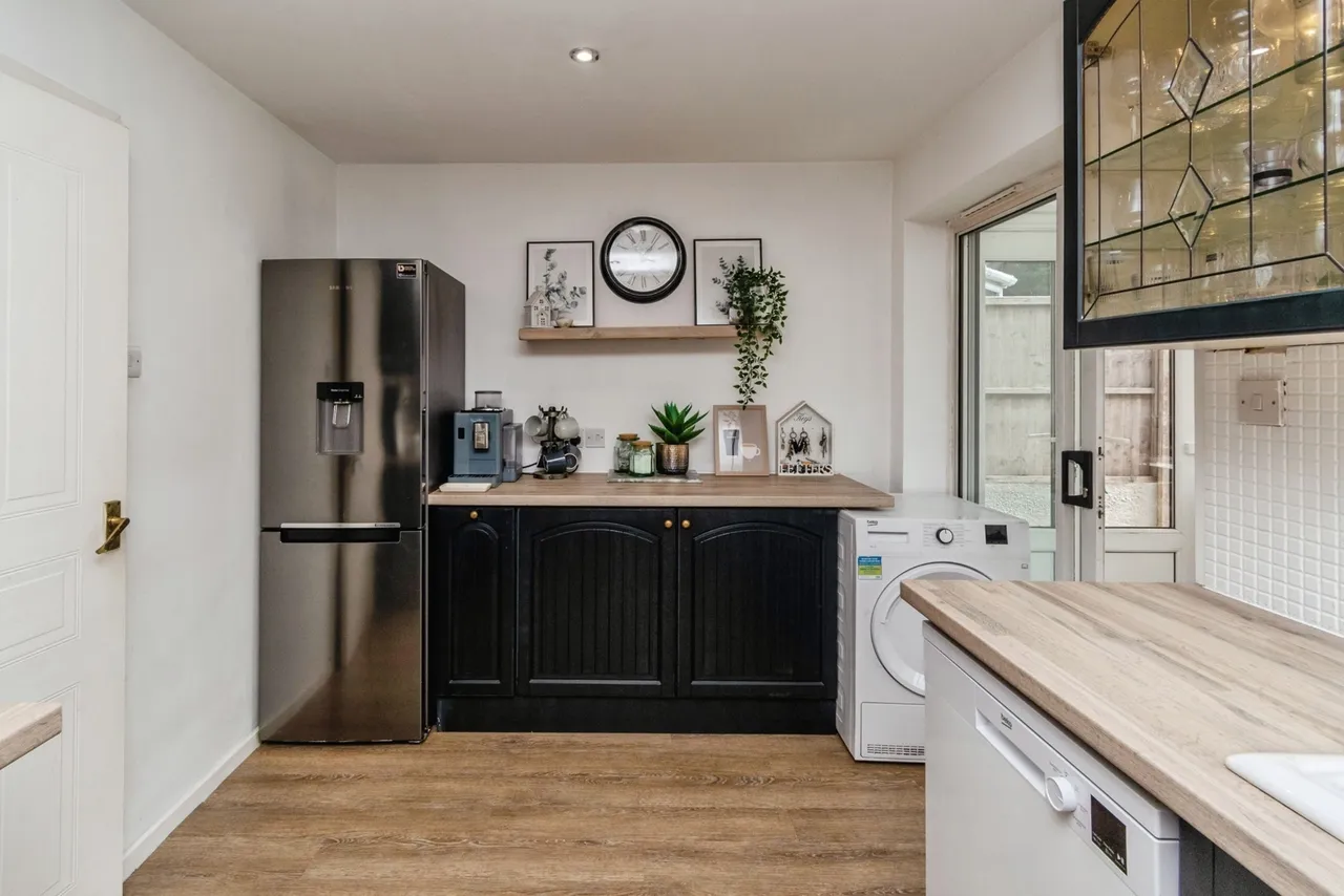 Fremantle Drive, Heath Hayes, Cannock, WS12, photo 4