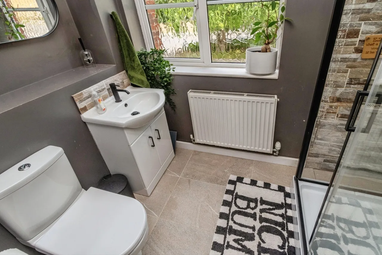 Fremantle Drive, Heath Hayes, Cannock, WS12, photo 11