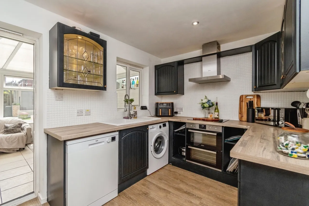 Fremantle Drive, Heath Hayes, Cannock, WS12, photo 3