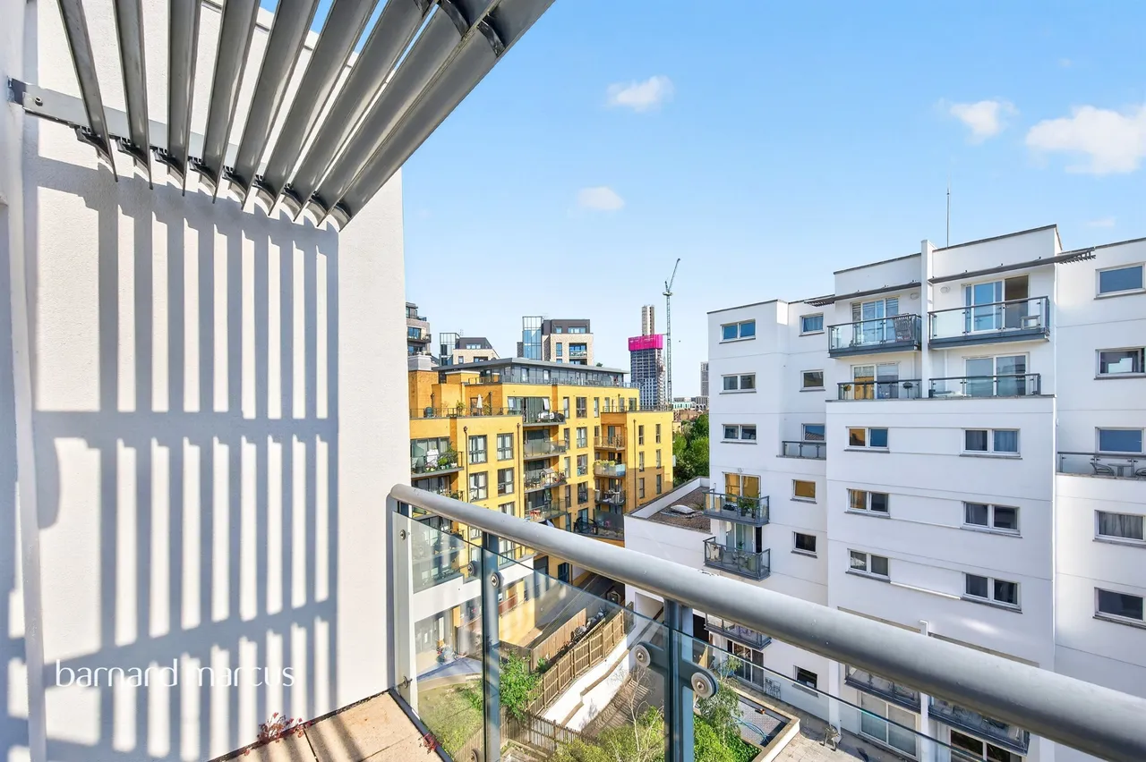 Osiers Road, London, photo 11