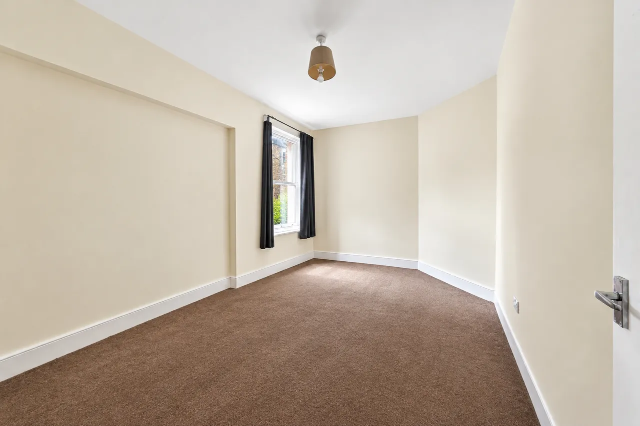 Salterford Road, LONDON, photo 4