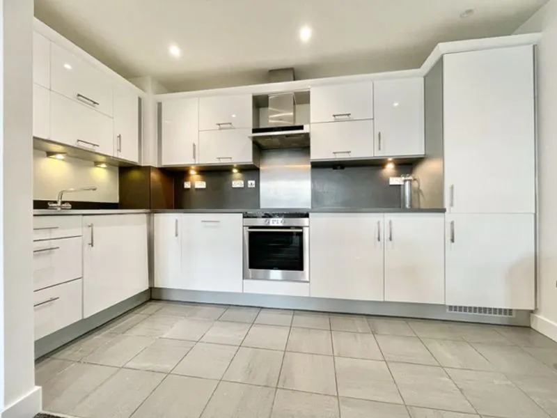 2 bed flat to rent — Wapping Lane, London E1W 2RG