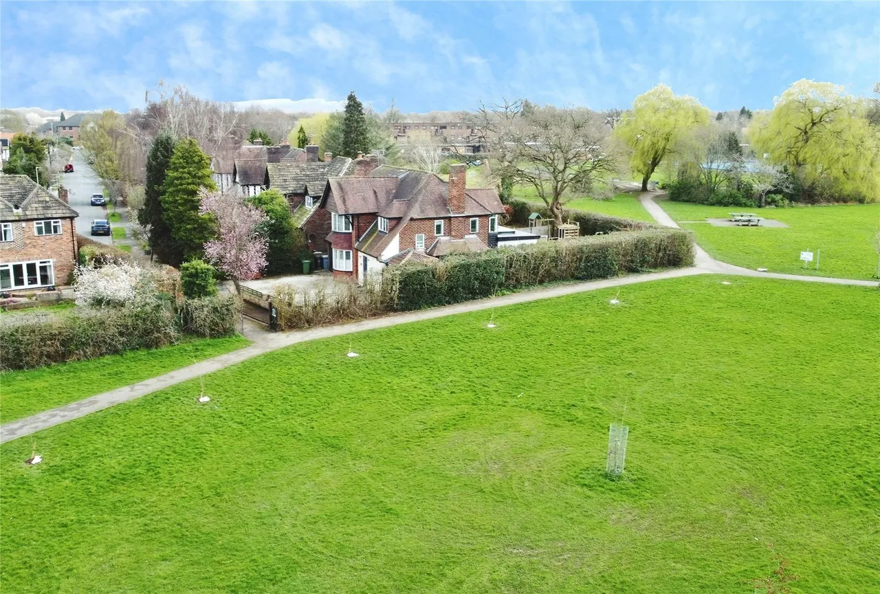 Grangeway, Handforth, Wilmslow, Cheshire, SK9, photo 3