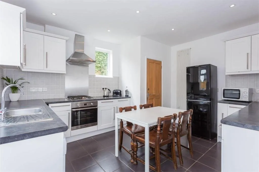 Lansdown Road, Chalfont St. Peter, SL9, photo 3