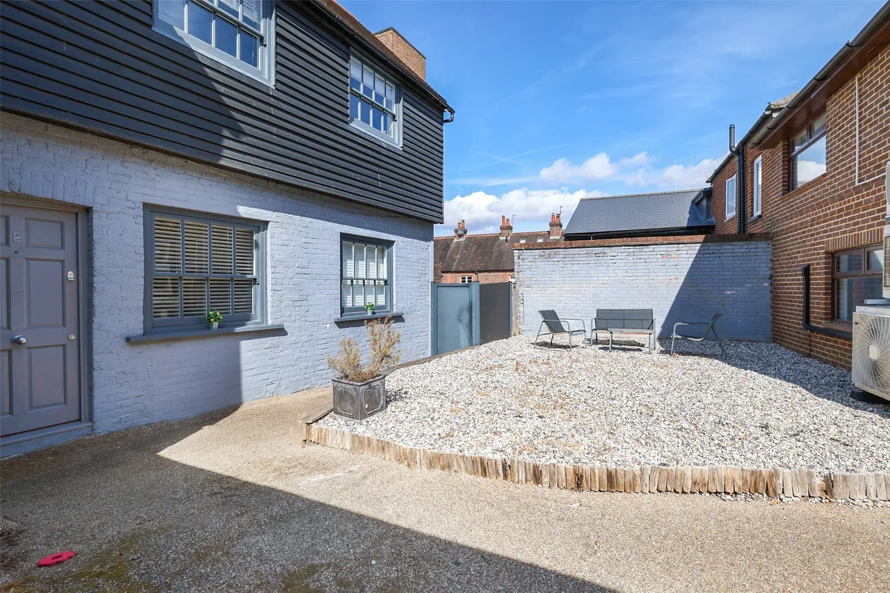 2 bed property for sale, Ansell Road, Dorking, RH4