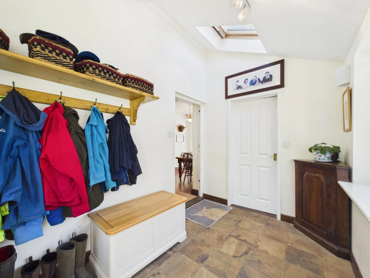 Farnham Road, Hook, RG29, photo 6