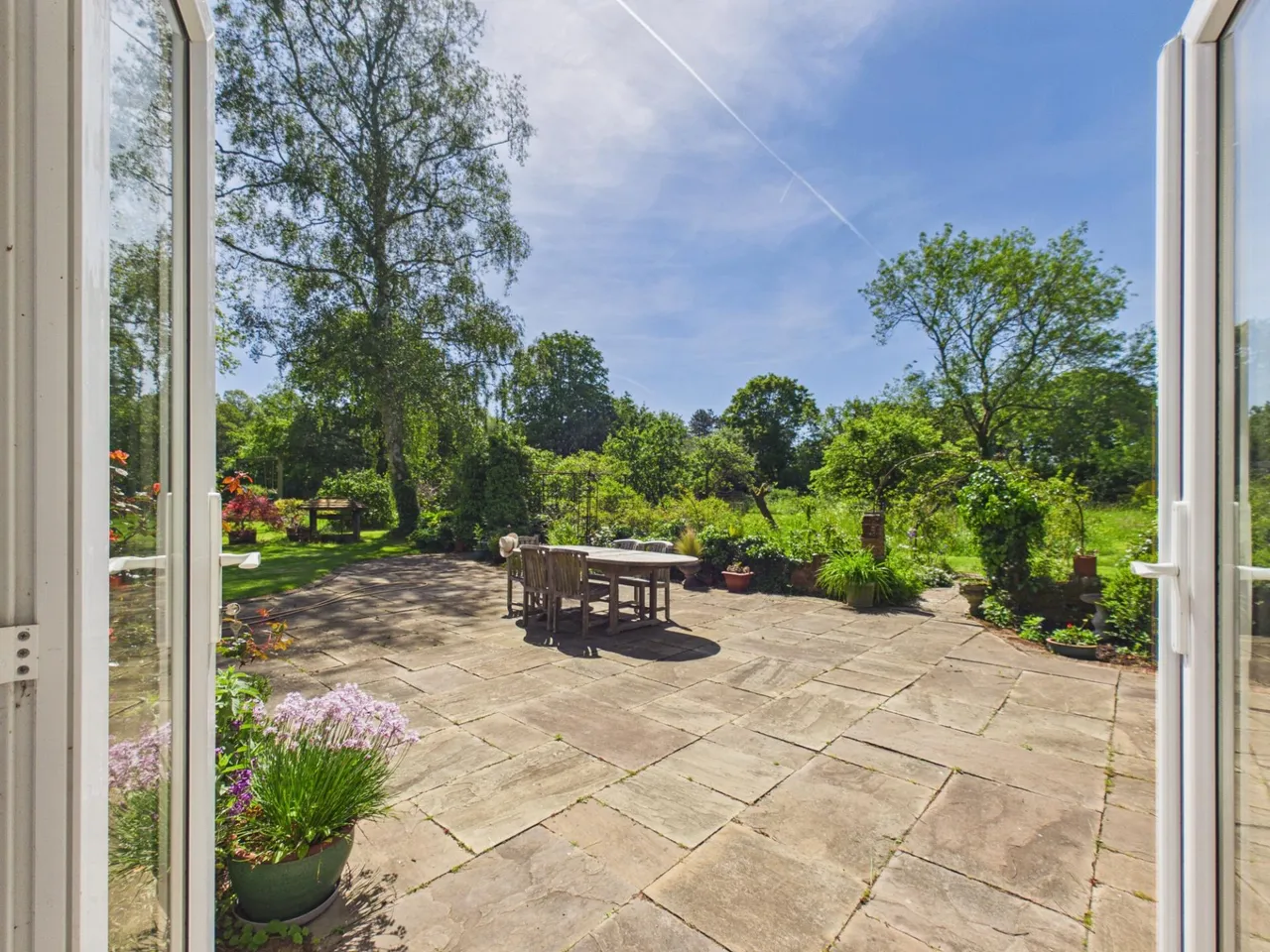 Farnham Road, Hook, RG29, photo 12