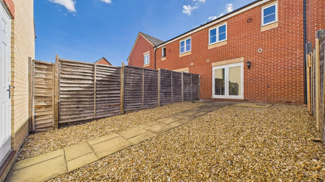 Brooklands Way, Bourne, photo 18