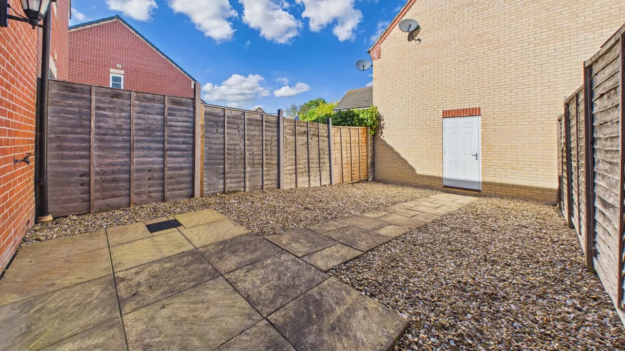 Brooklands Way, Bourne, photo 15