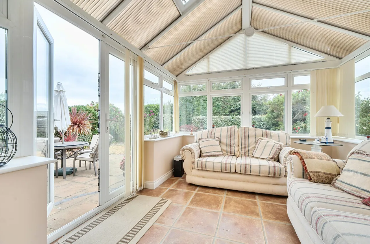 The Crescent, West Wittering, PO20, photo 13