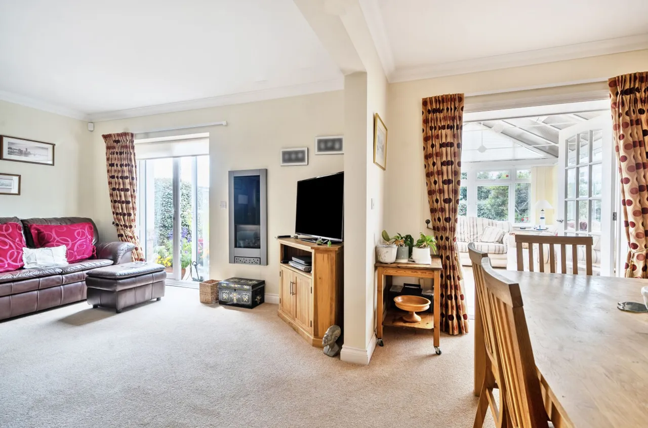 The Crescent, West Wittering, PO20, photo 30