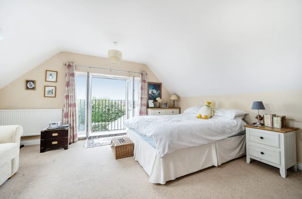 The Crescent, West Wittering, PO20, photo 21