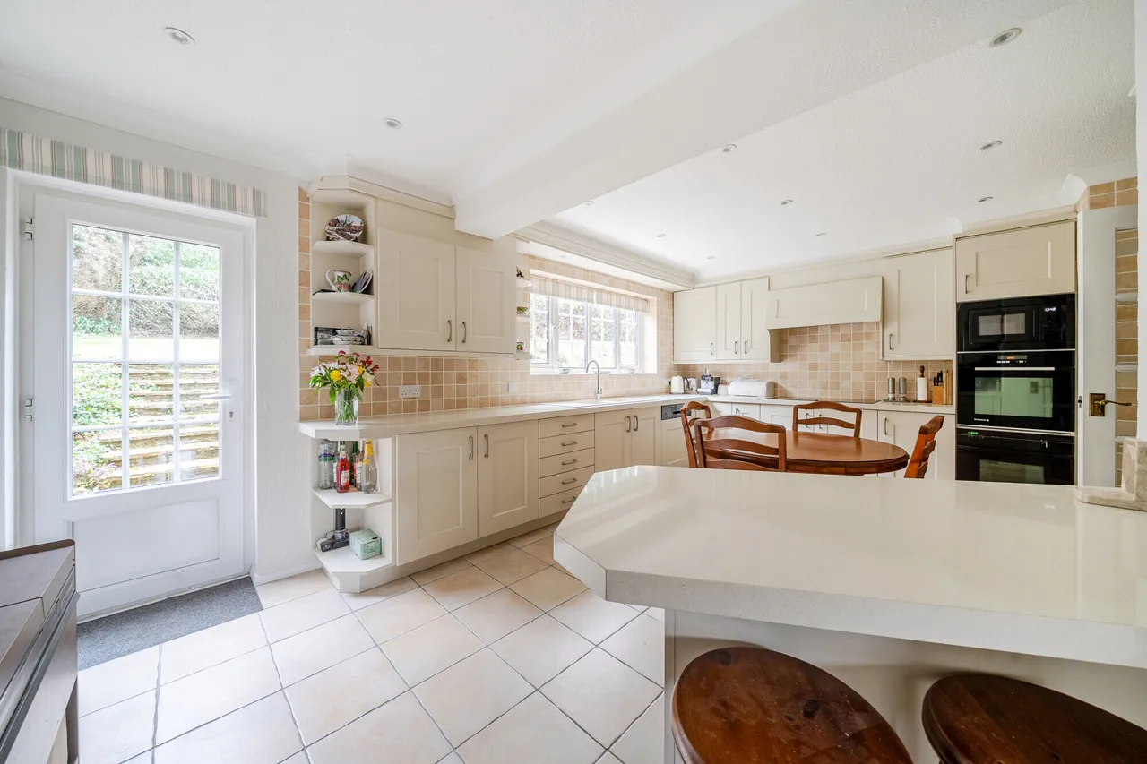 Star Hill Drive, Churt, Farnham, GU10, photo 4