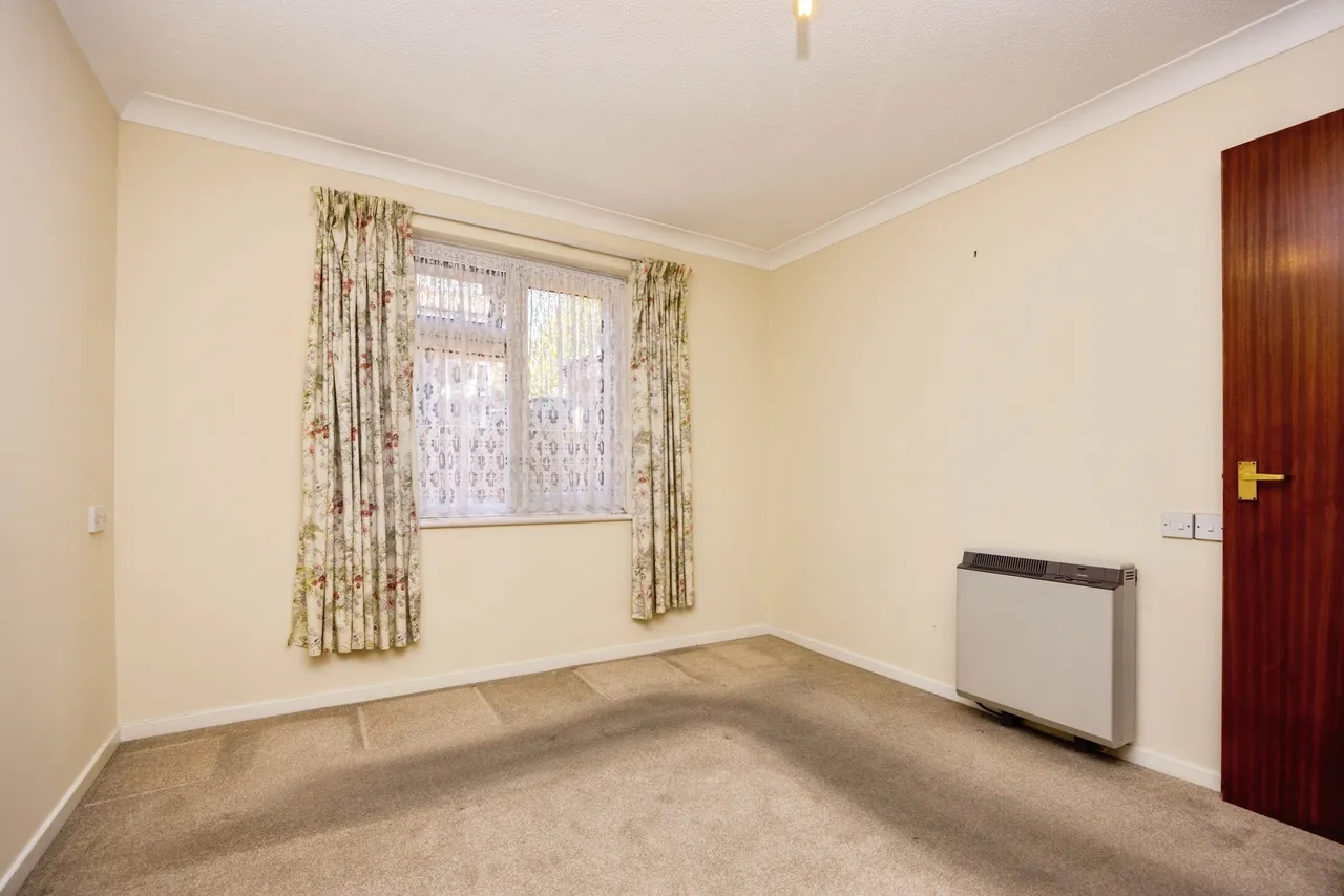 Worplesdon Road, Guildford, GU2, photo 10