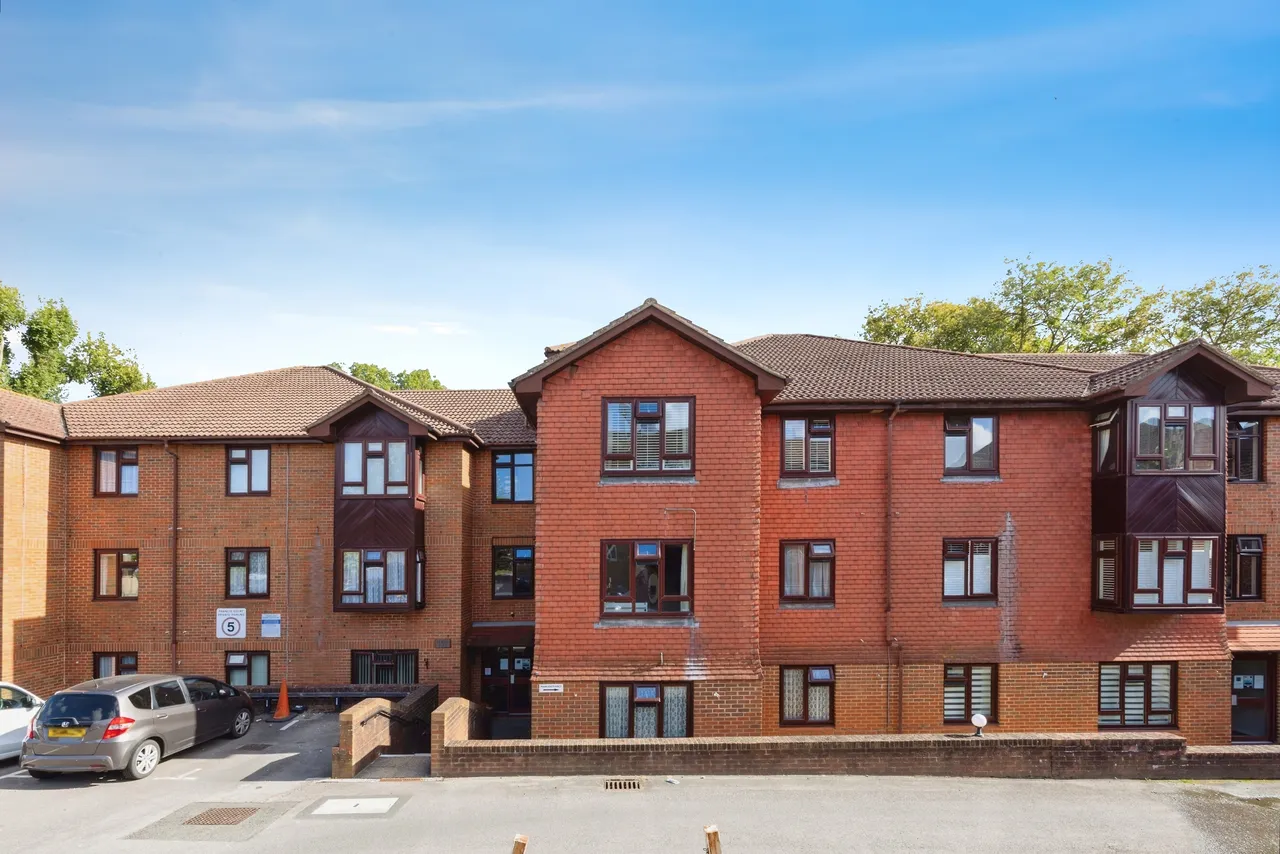 Worplesdon Road, Guildford, GU2, photo 20