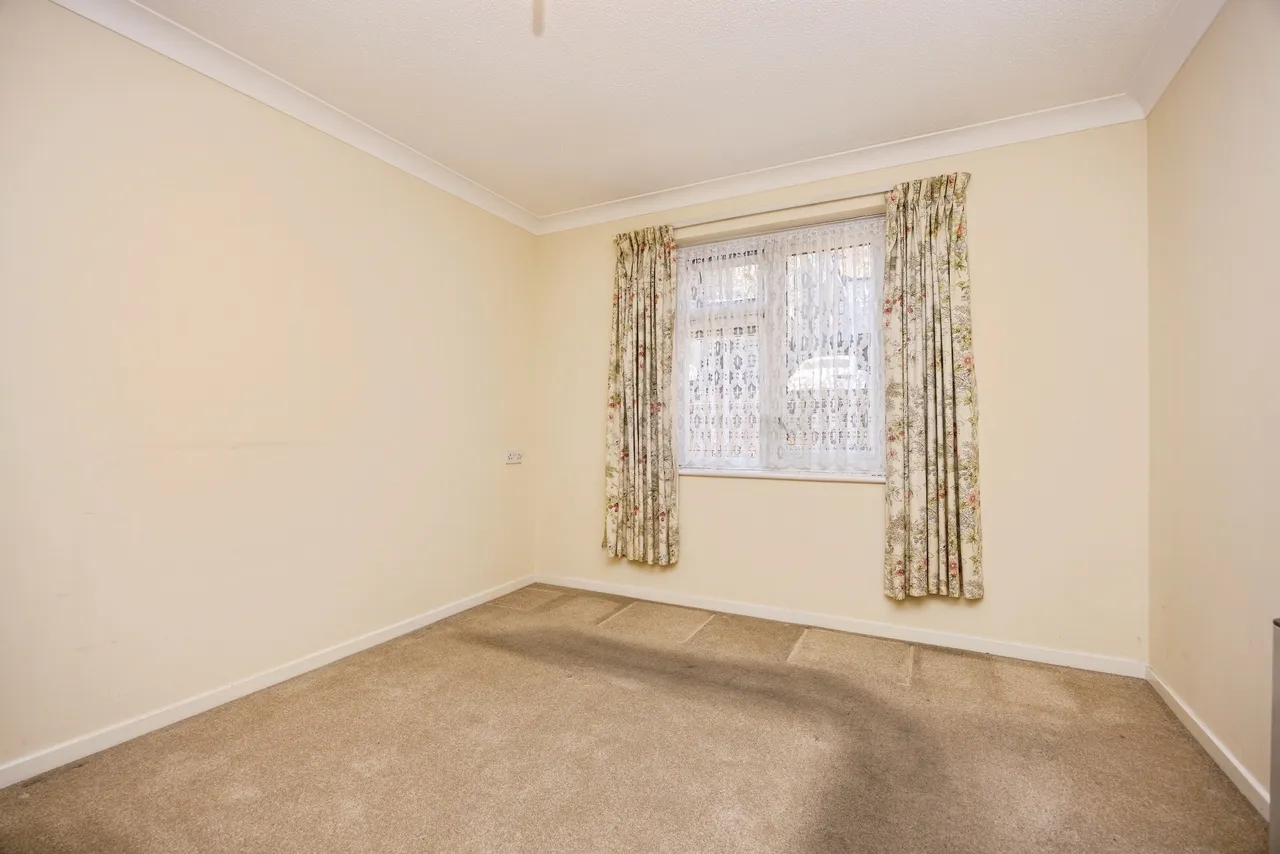 Worplesdon Road, Guildford, GU2, photo 11