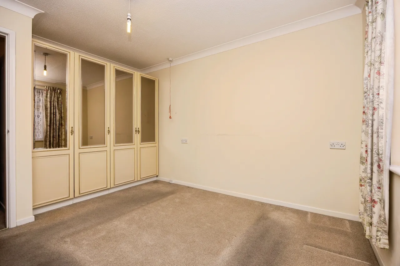 Worplesdon Road, Guildford, GU2, photo 9