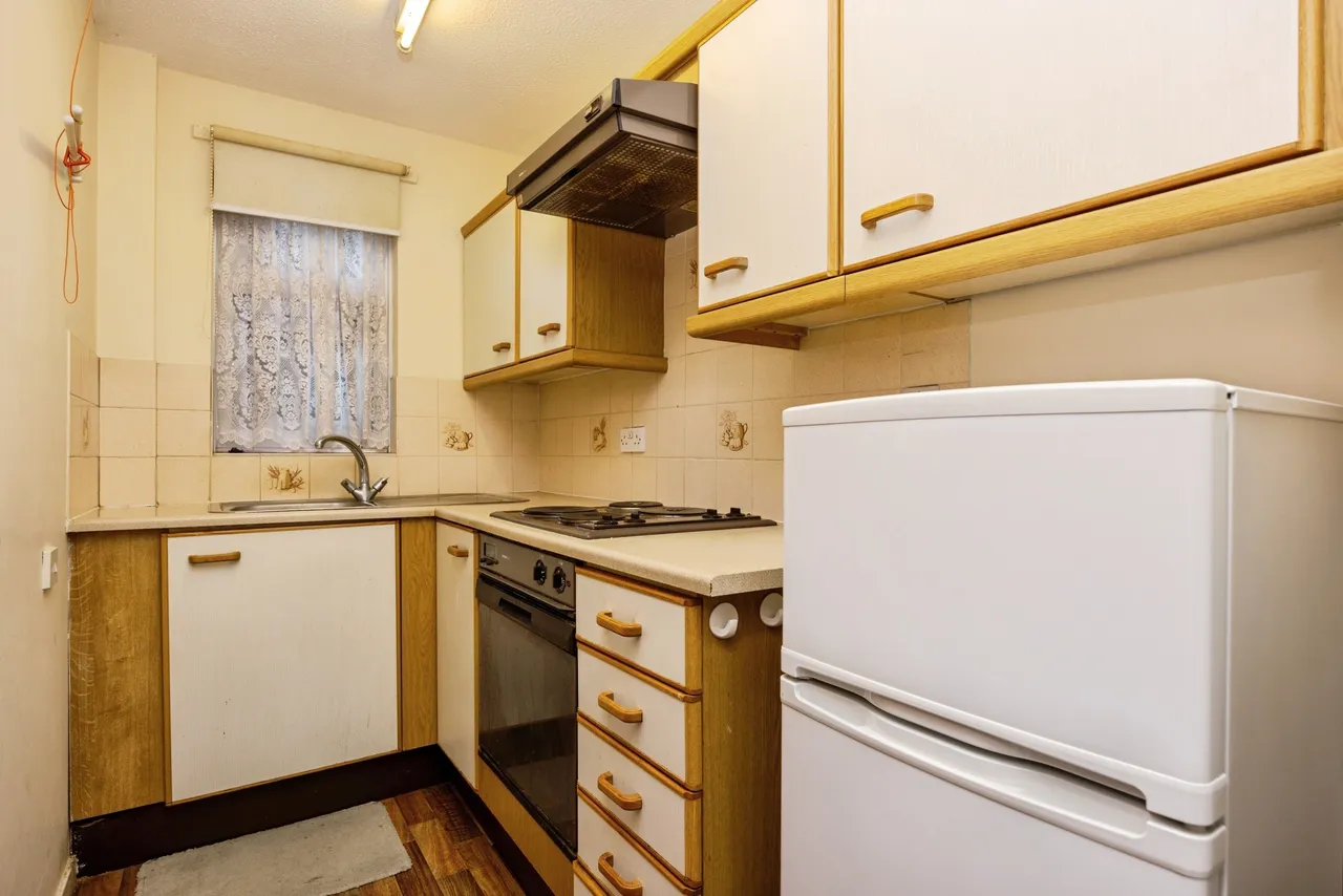 Worplesdon Road, Guildford, GU2, photo 5