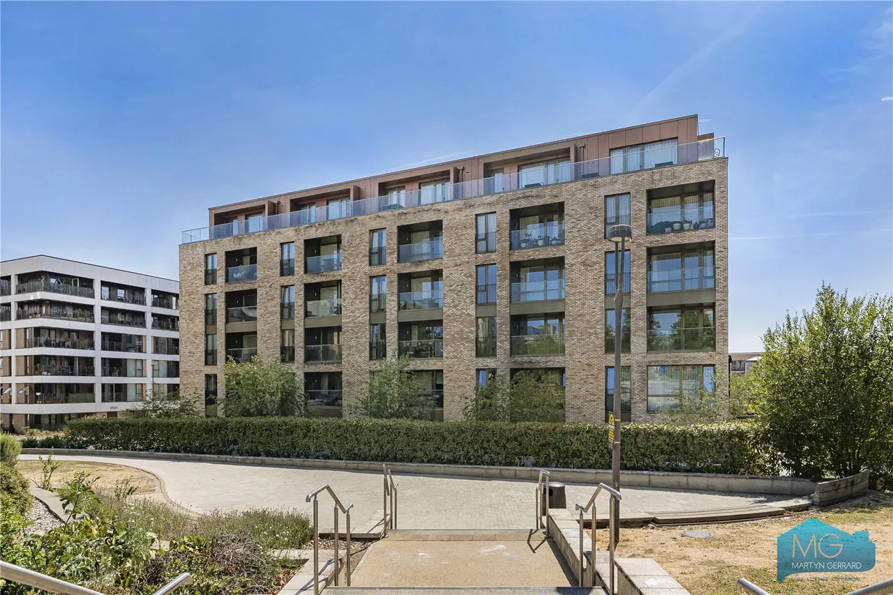 Royal Engineers Way, London, NW7, photo 34