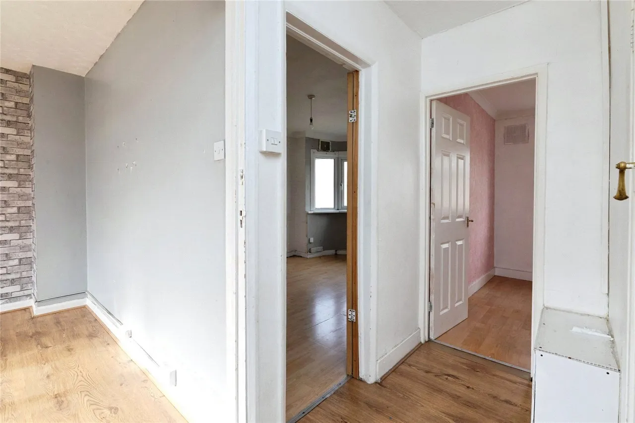Fullwell Avenue, Ilford, IG6, photo 2