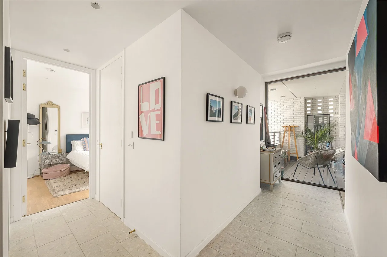 Haverstock Hill, Camden, London, NW3, photo 9
