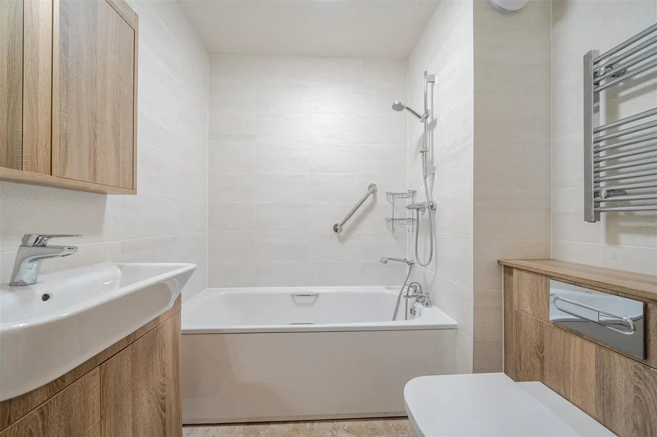 Manor Park, Ruddington, NG11, photo 5