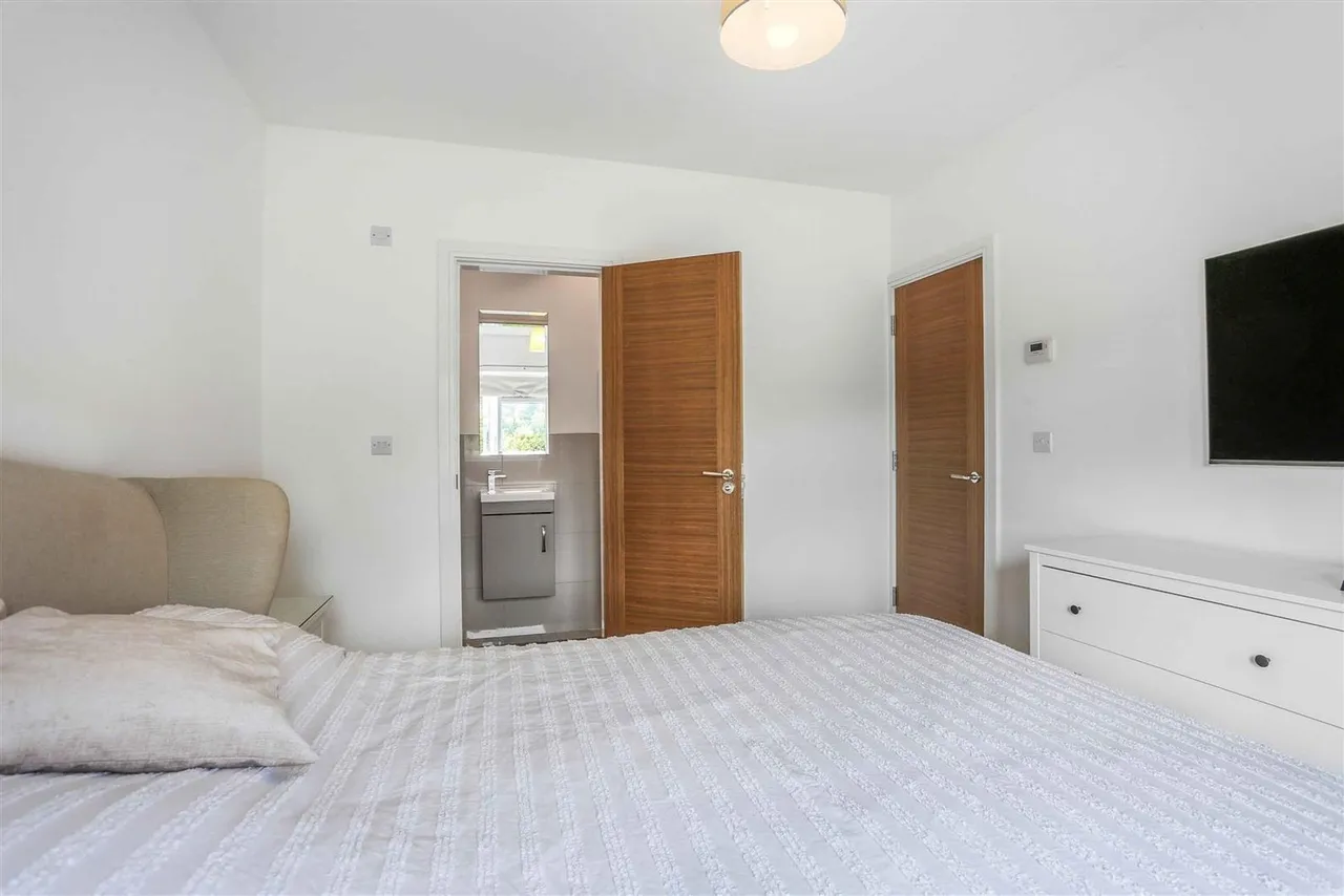 Beverley Road, Whyteleafe, CR3, photo 21