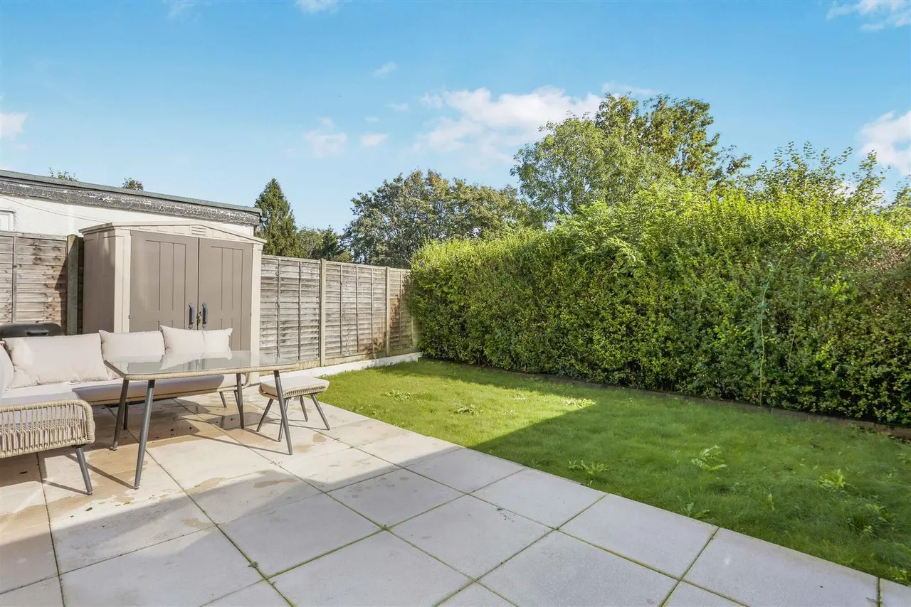 Beverley Road, Whyteleafe, CR3, photo 13