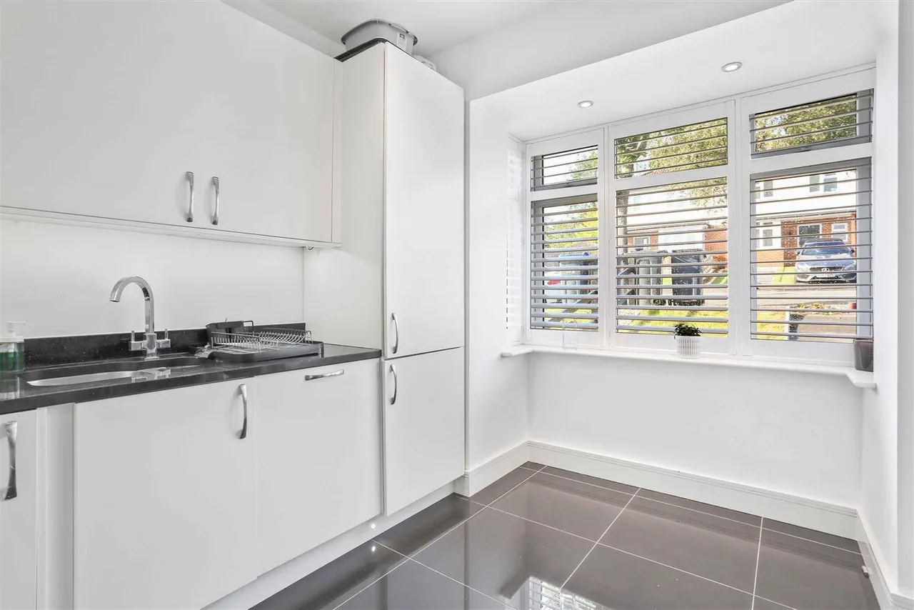 Beverley Road, Whyteleafe, CR3, photo 5