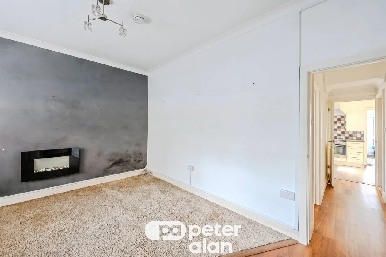 Bridgend Road, Maesteg, CF34, photo 10