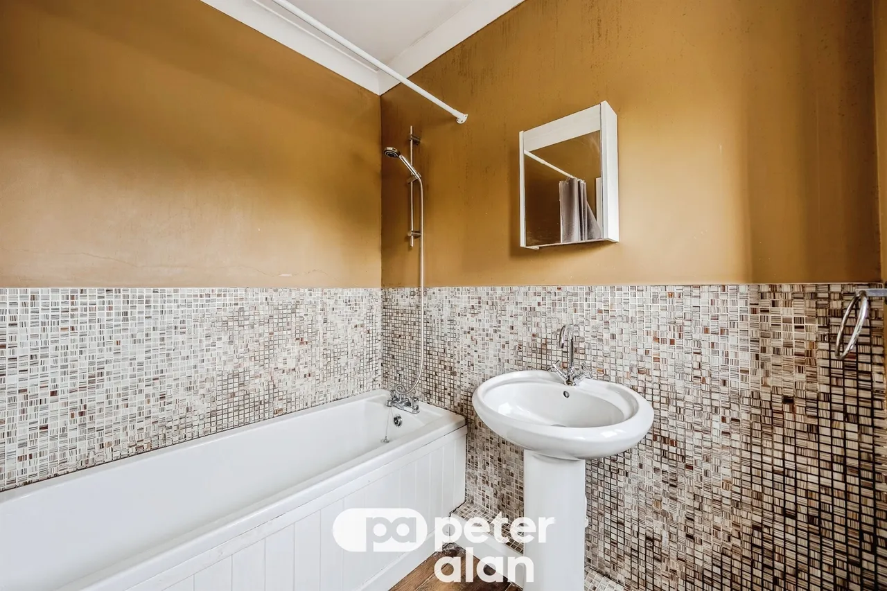 Bridgend Road, Maesteg, CF34, photo 15