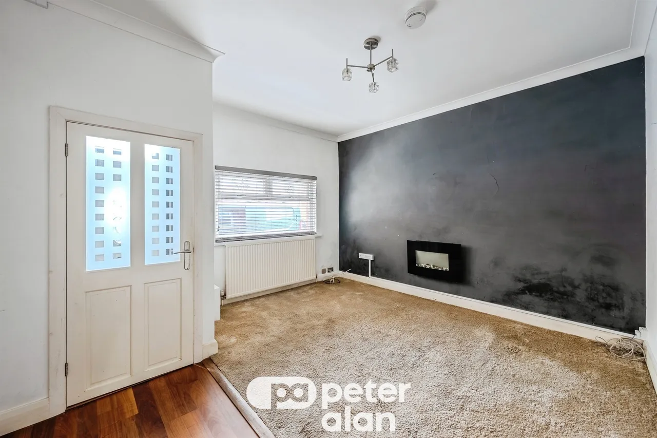 Bridgend Road, Maesteg, CF34, photo 4