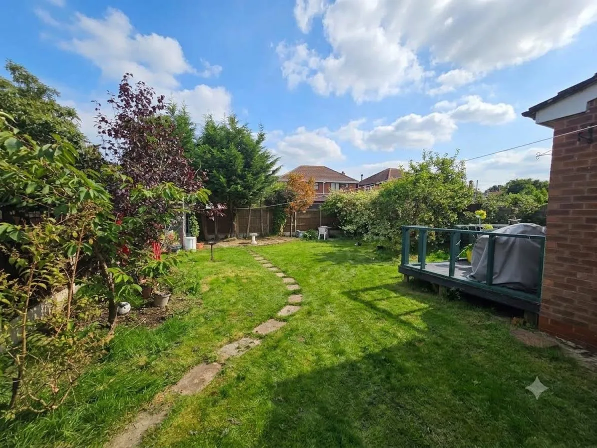 New Hall Avenue, Heald Green, photo 14