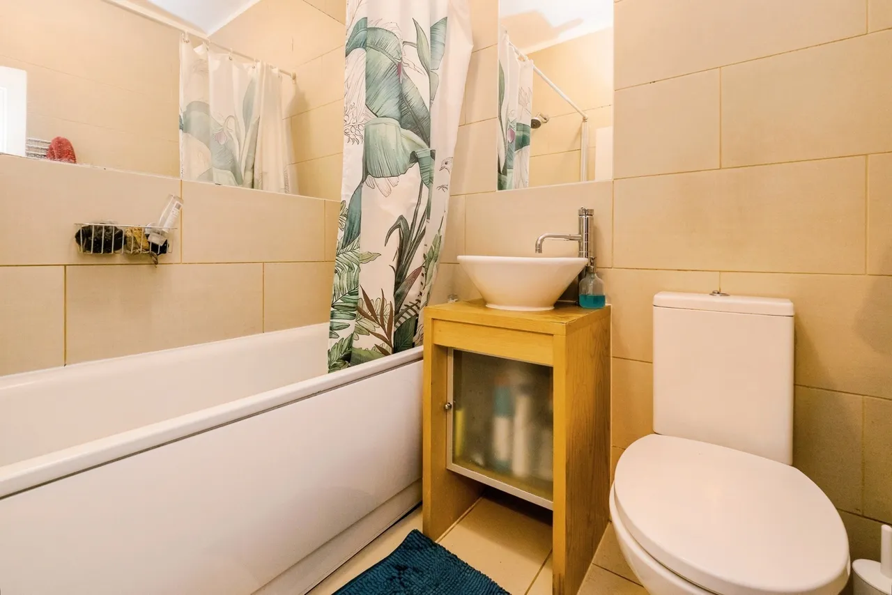 Glengall Road, WOODFORD GREEN, Essex, IG8, photo 12