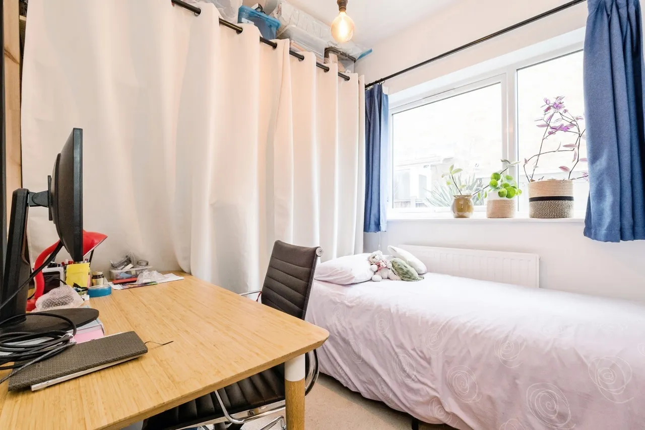 Glengall Road, WOODFORD GREEN, Essex, IG8, photo 9