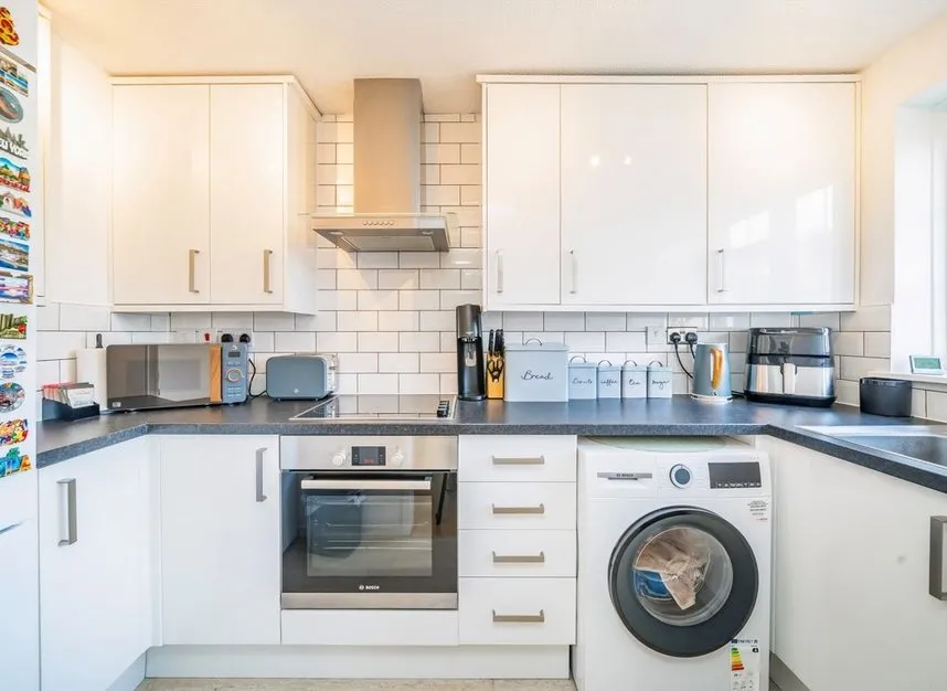 Avenue Road, Acton, W3, photo 2