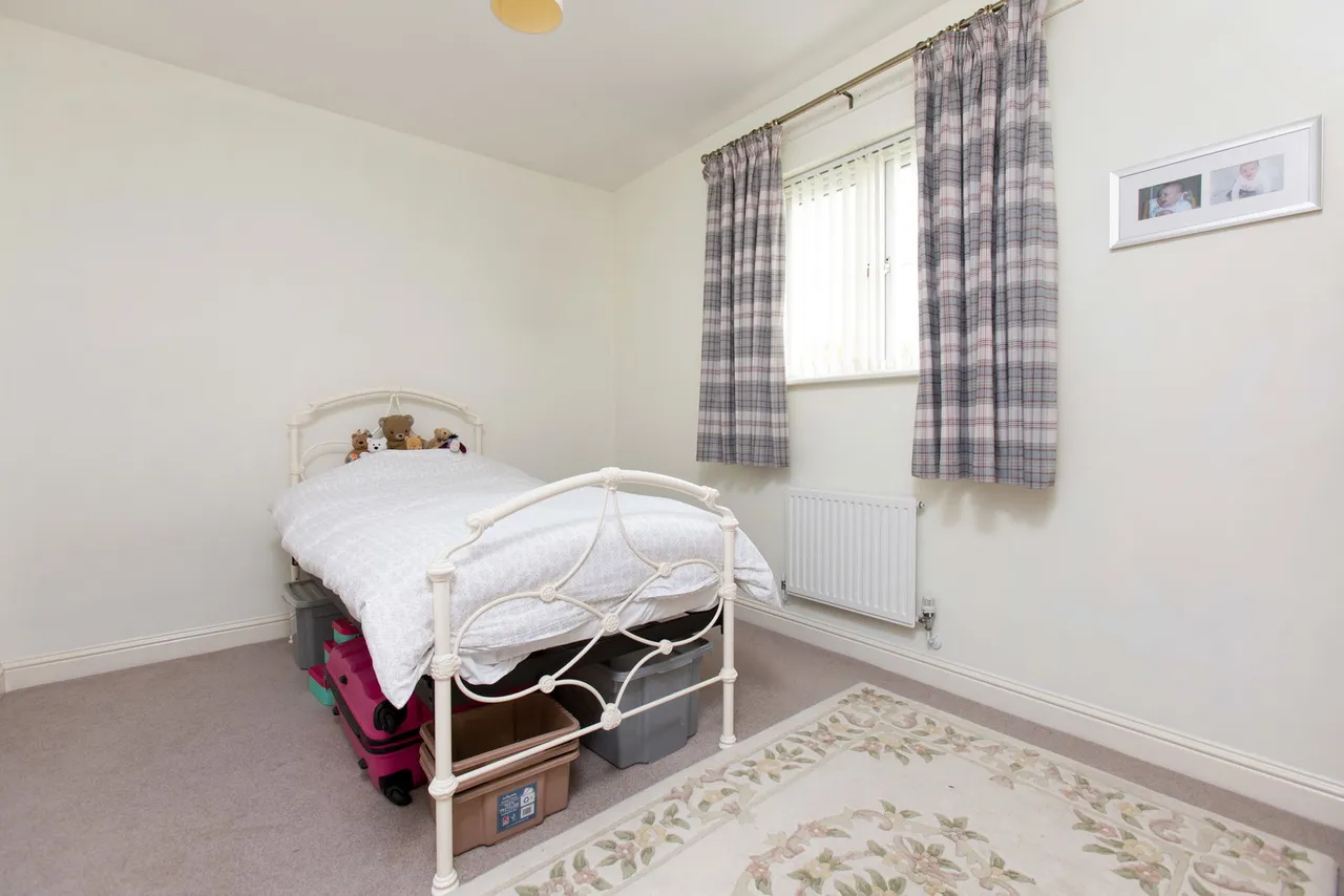 Newlands Walk, Devizes, SN10, photo 15