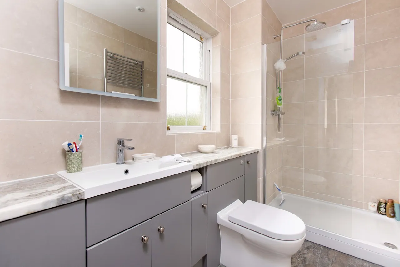 Newlands Walk, Devizes, SN10, photo 12
