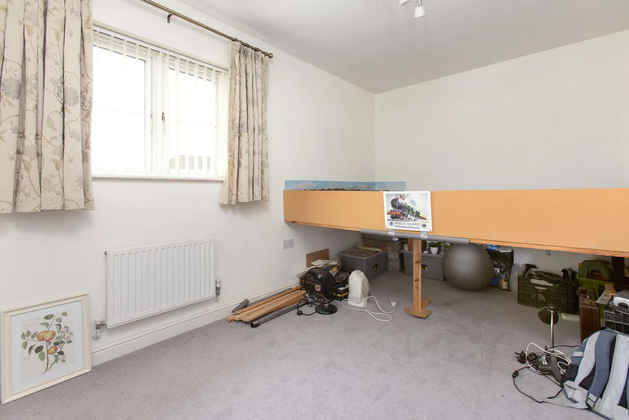 Newlands Walk, Devizes, SN10, photo 16